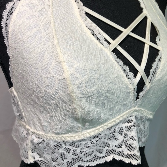 White lace Strappy Bralette Top - Picture 2 of 3